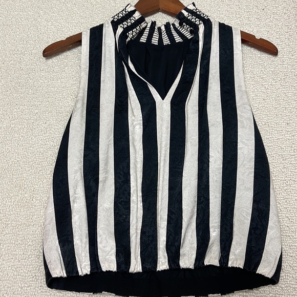 Alice and Olivia top - Picture 2 of 3